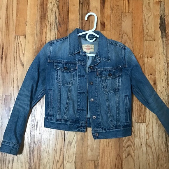 levis Jackets & Blazers - Classic Levi's denim jacket